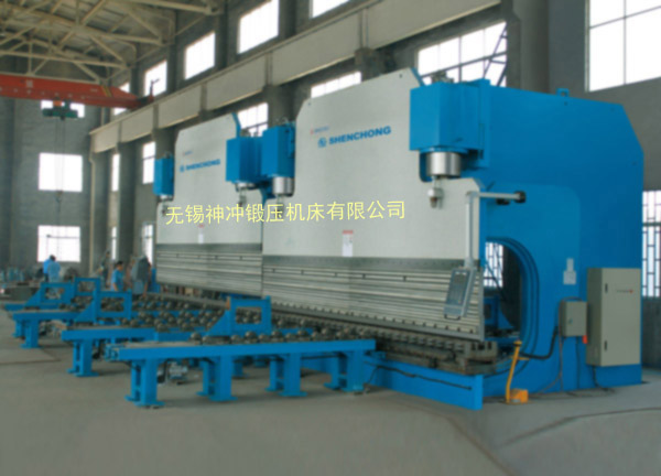 2-WE67K-1000T6500雙機(jī)聯(lián)動(dòng)數(shù)控折彎機(jī).jpg