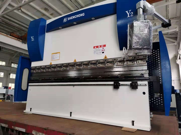 160Tx3200伺服泵控?cái)?shù)控折彎?rùn)C(jī)